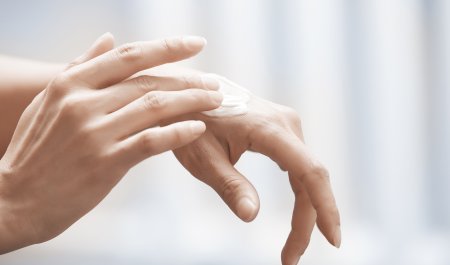 Use hand cream to protect skin excessive washing Covid-19